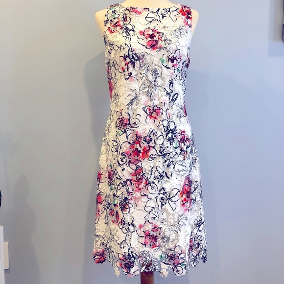 T Tahari lace floral dress - Picture 2 of 5